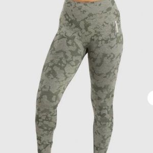 Gymshark high waisted leggings, green camo! 💚